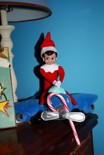 Elf Sightings - CurlyCraftyMom.com